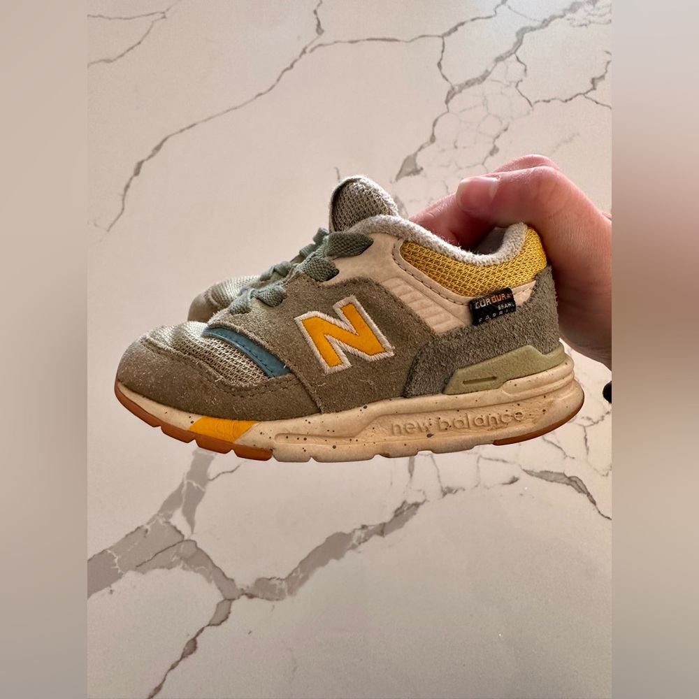 New Balance Toddler 997H Shoes